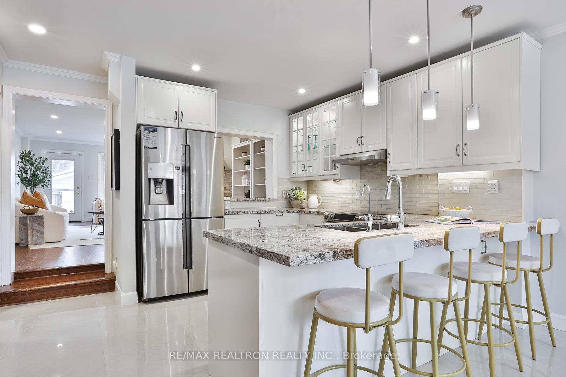 Photo 18 of 374 Woburn Avenue, Toronto, Lawrence Park North — HOMEH