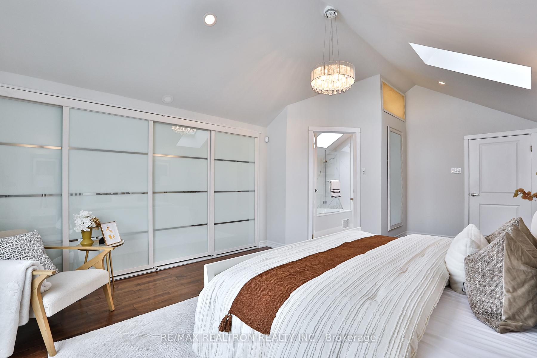 Photo 17 of 374 Woburn Avenue, Toronto, Lawrence Park North — HOMEH