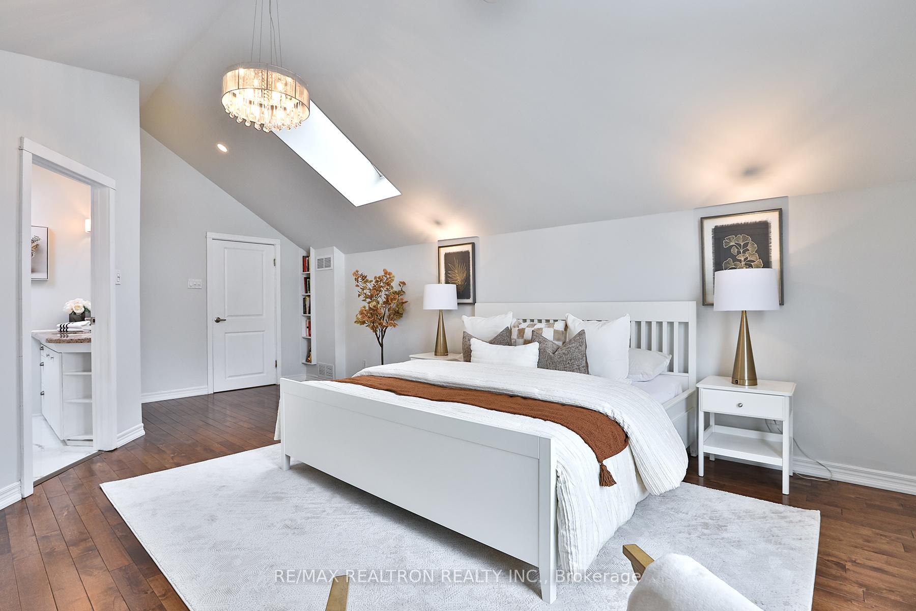 Photo 20 of 374 Woburn Avenue, Toronto, Lawrence Park North — HOMEH