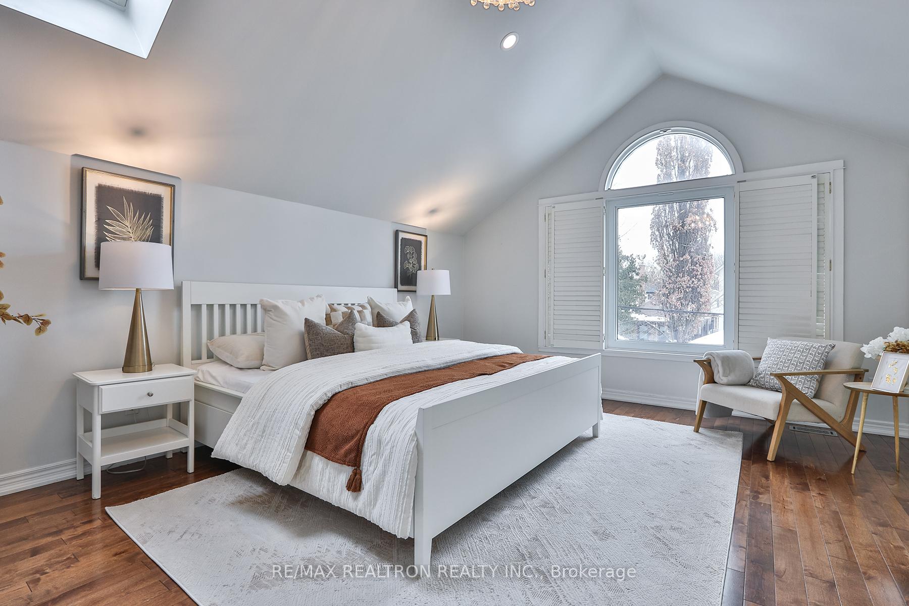Photo 22 of 374 Woburn Avenue, Toronto, Lawrence Park North — HOMEH
