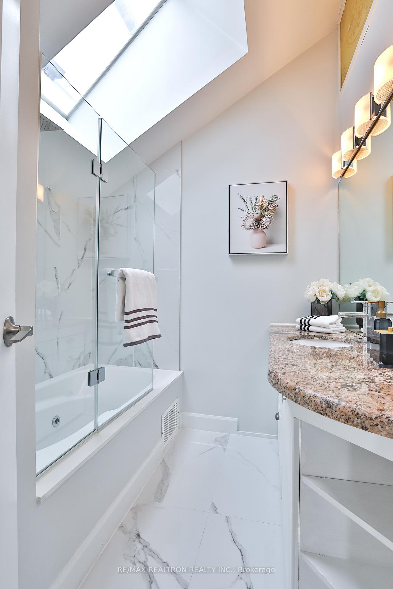 Photo 29 of 374 Woburn Avenue, Toronto, Lawrence Park North — HOMEH