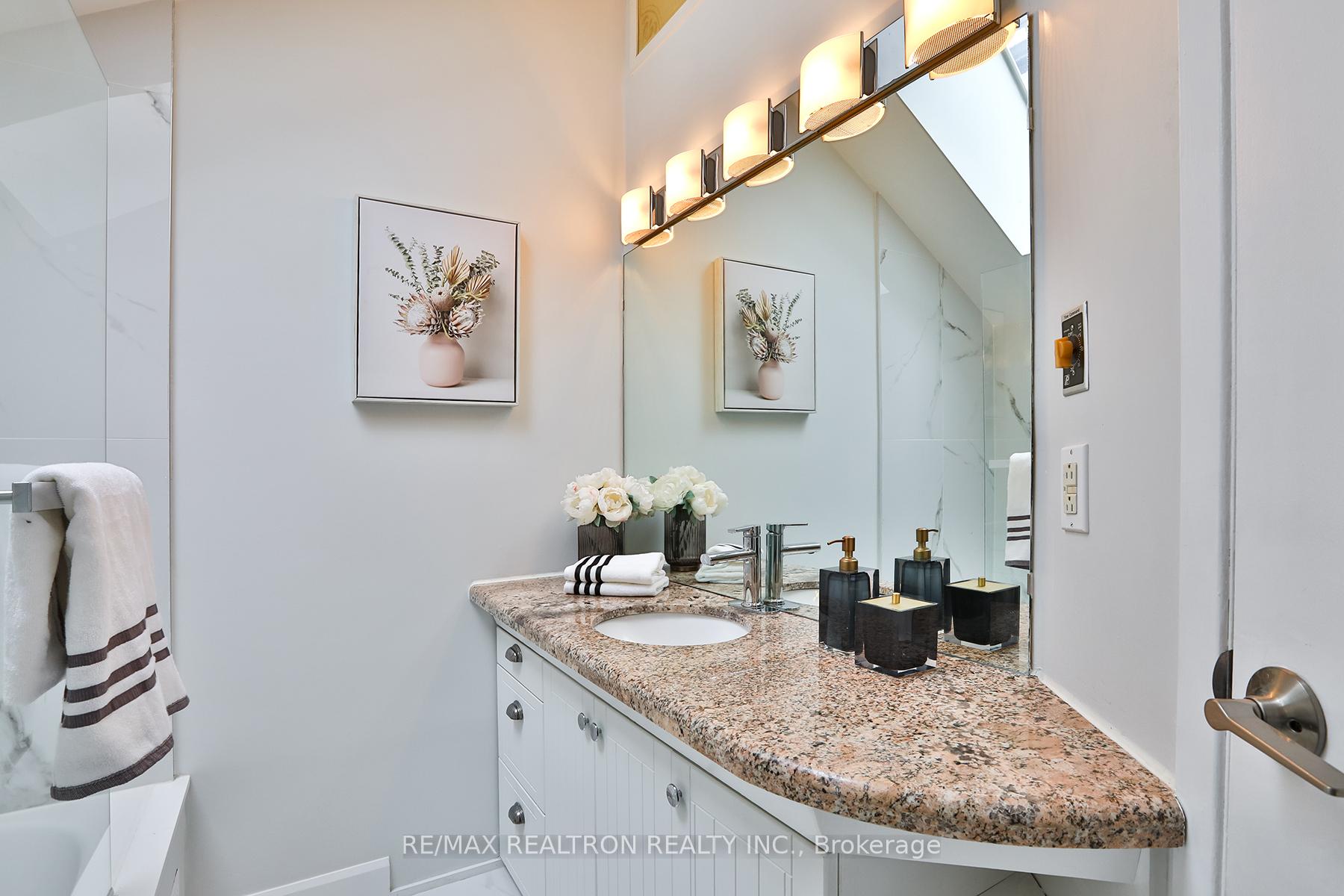 Photo 24 of 374 Woburn Avenue, Toronto, Lawrence Park North — HOMEH