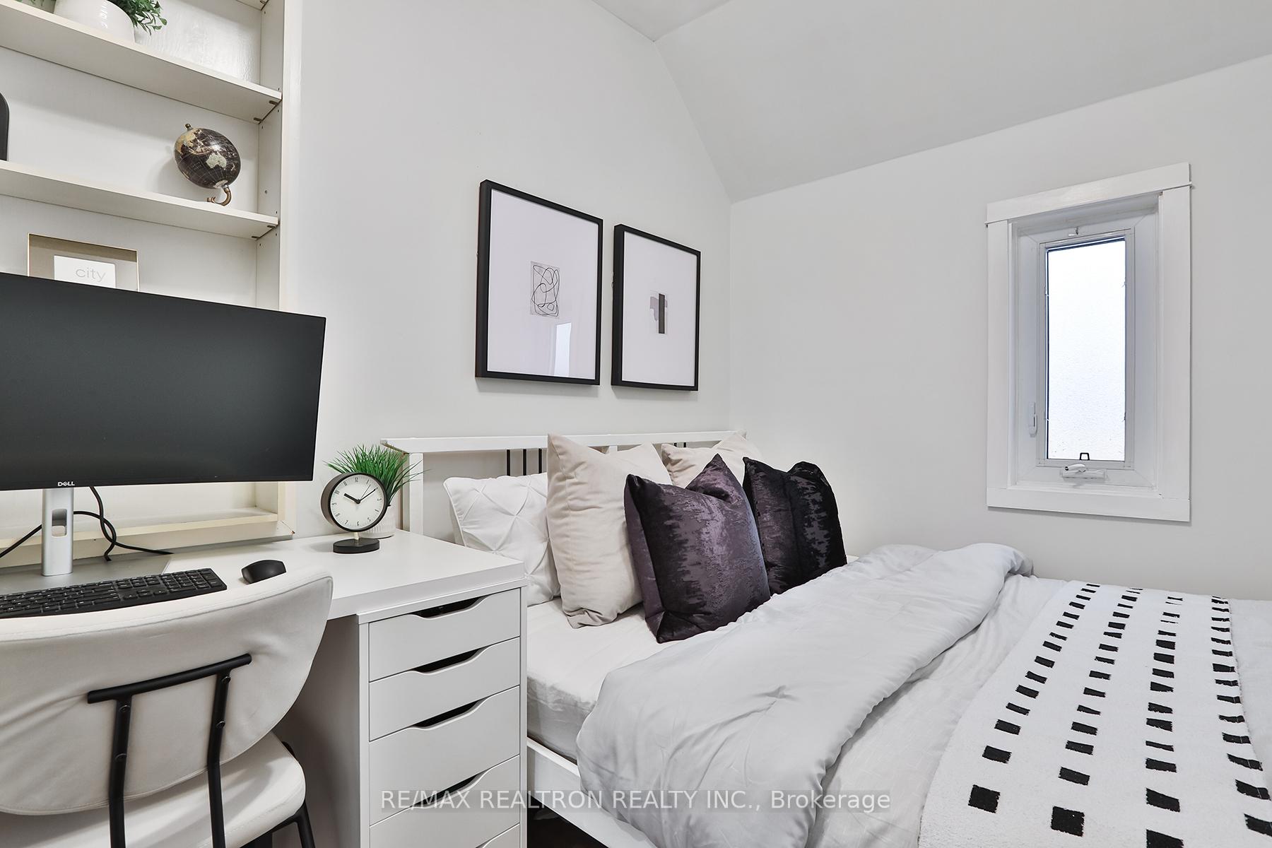 Photo 23 of 374 Woburn Avenue, Toronto, Lawrence Park North — HOMEH