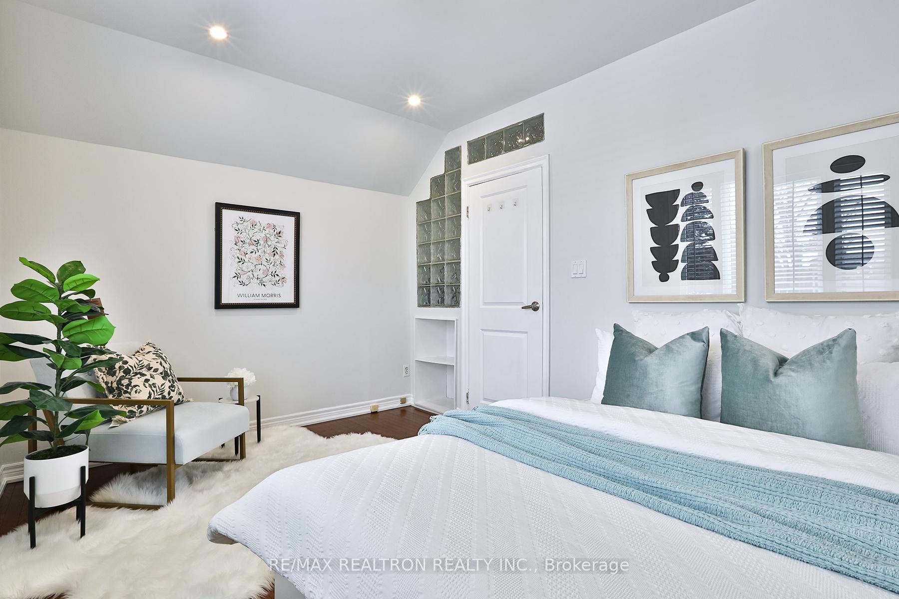 Photo 32 of 374 Woburn Avenue, Toronto, Lawrence Park North — HOMEH