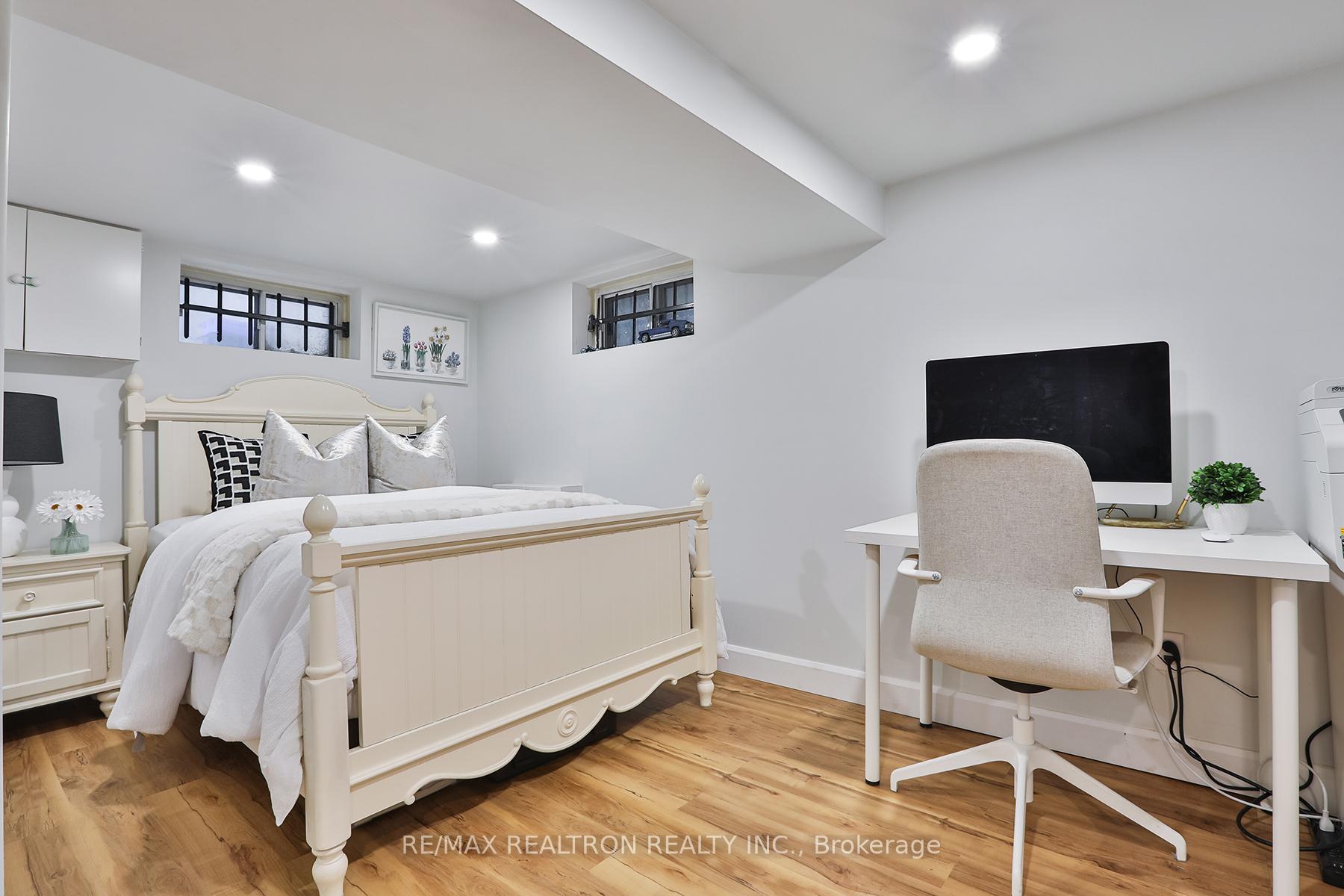 Photo 33 of 374 Woburn Avenue, Toronto, Lawrence Park North — HOMEH