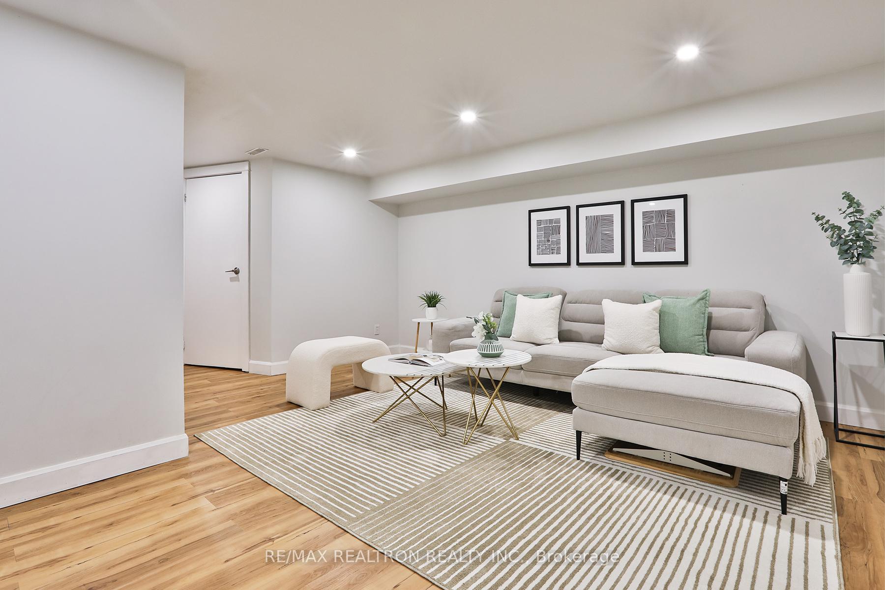 Photo 36 of 374 Woburn Avenue, Toronto, Lawrence Park North — HOMEH