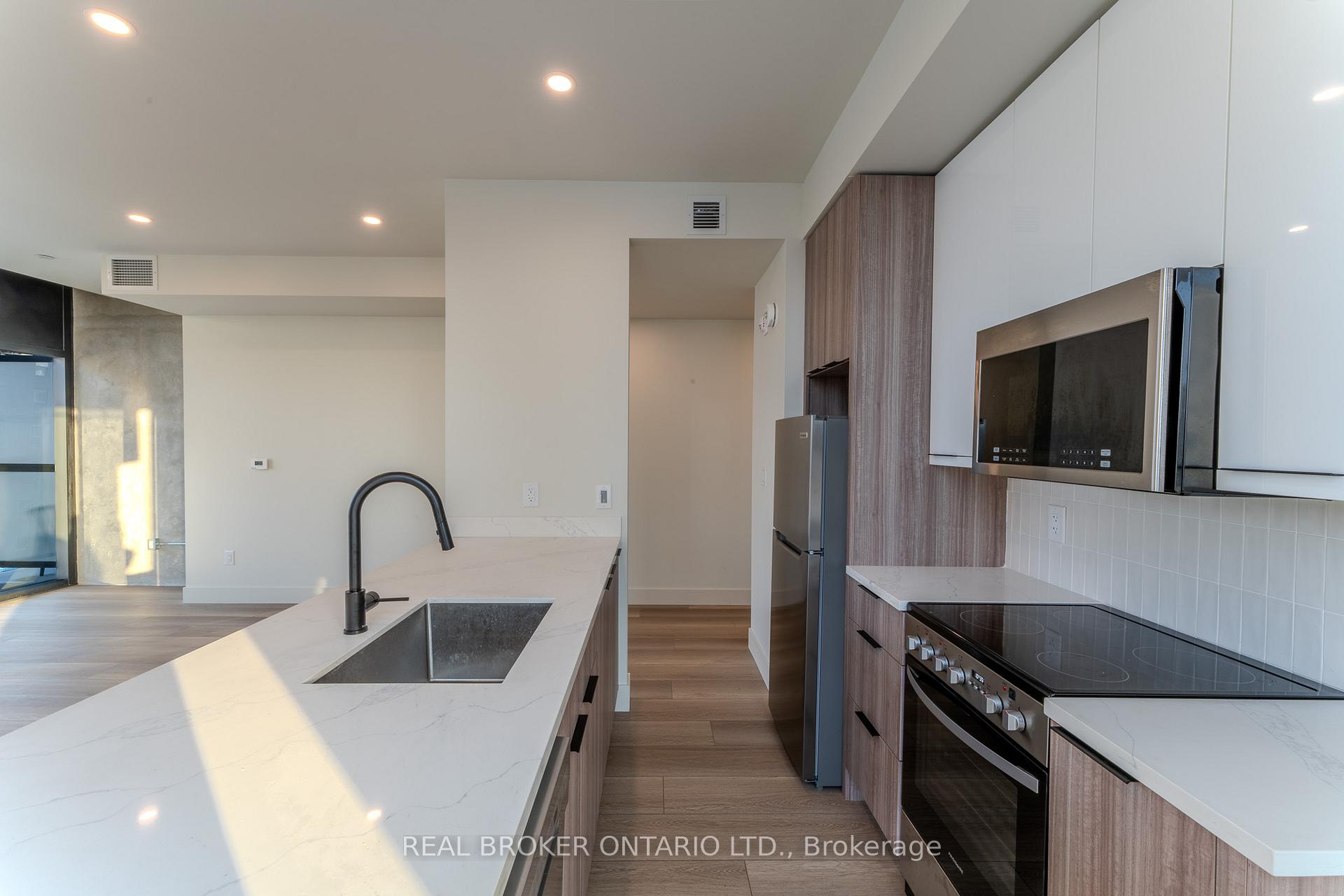 Photo 4 of Unit 801, 24 Augusta Street, Hamilton, Corktown — HOMEH