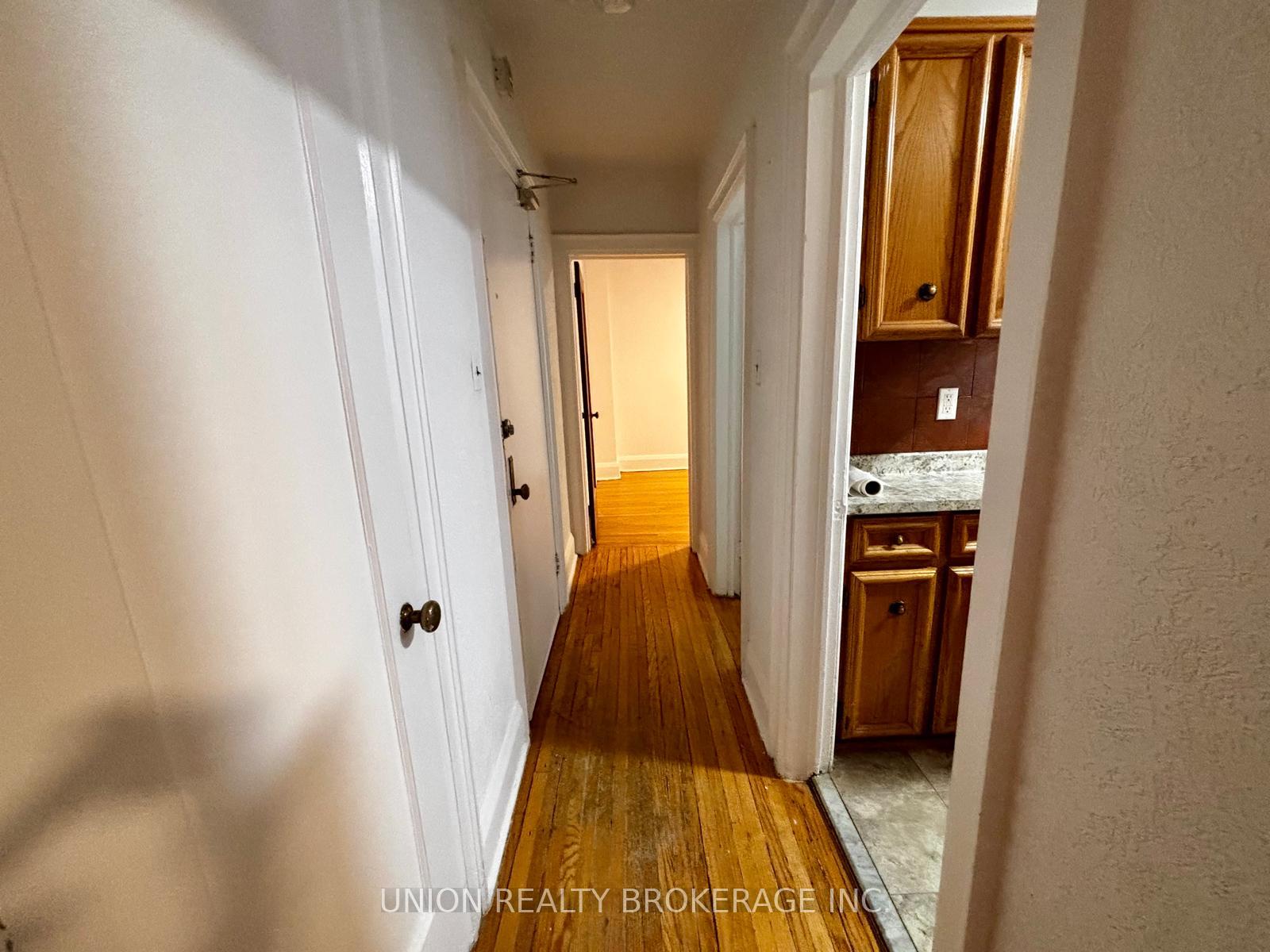 Photo 4 of Unit 10, 66 Beech Avenue, Toronto, The Beaches — HOMEH