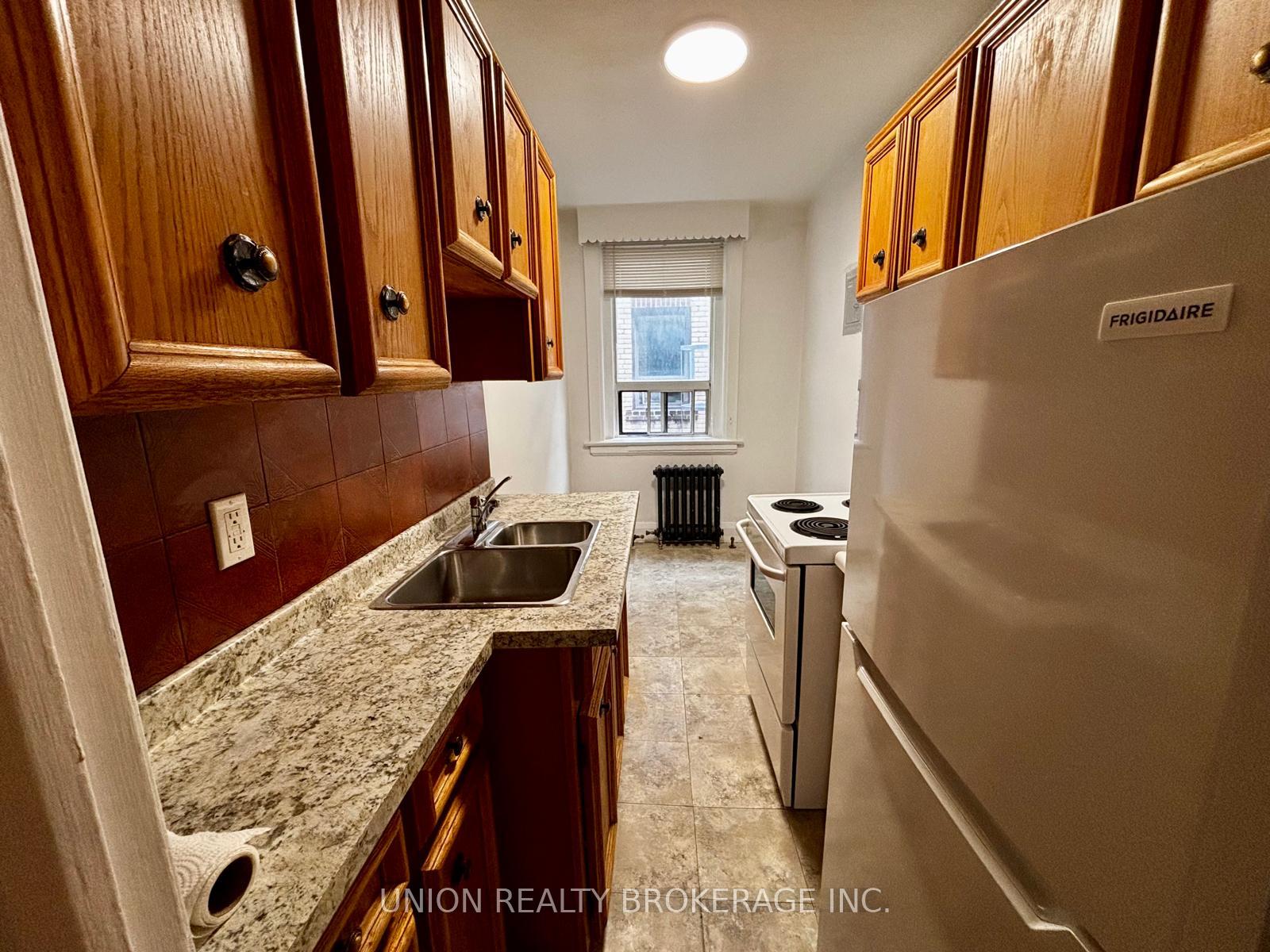 Photo 5 of Unit 10, 66 Beech Avenue, Toronto, The Beaches — HOMEH