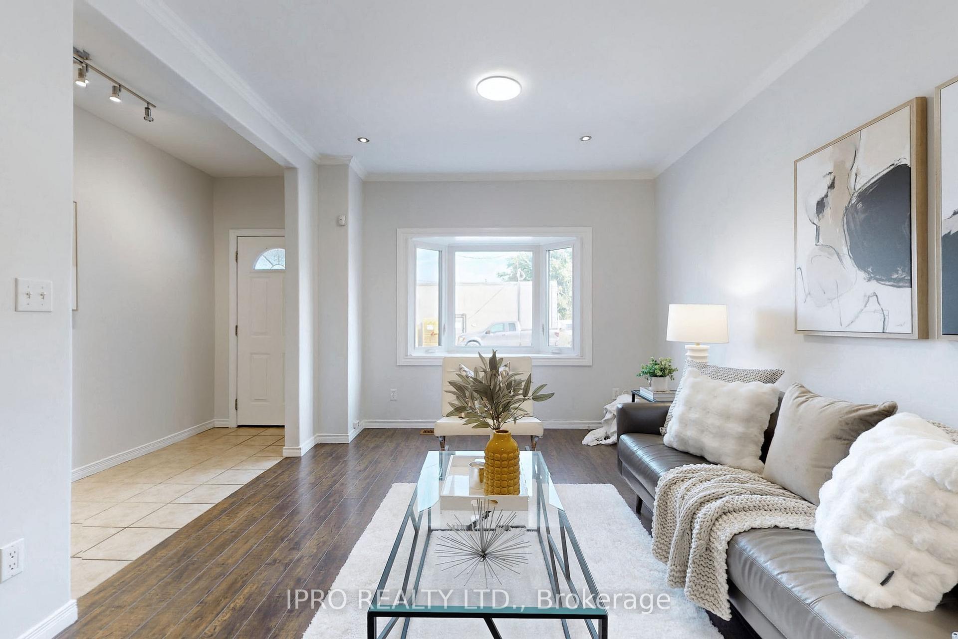 Photo 10 of 25 Lincoln Street, Hamilton, Crown Point — HOMEH