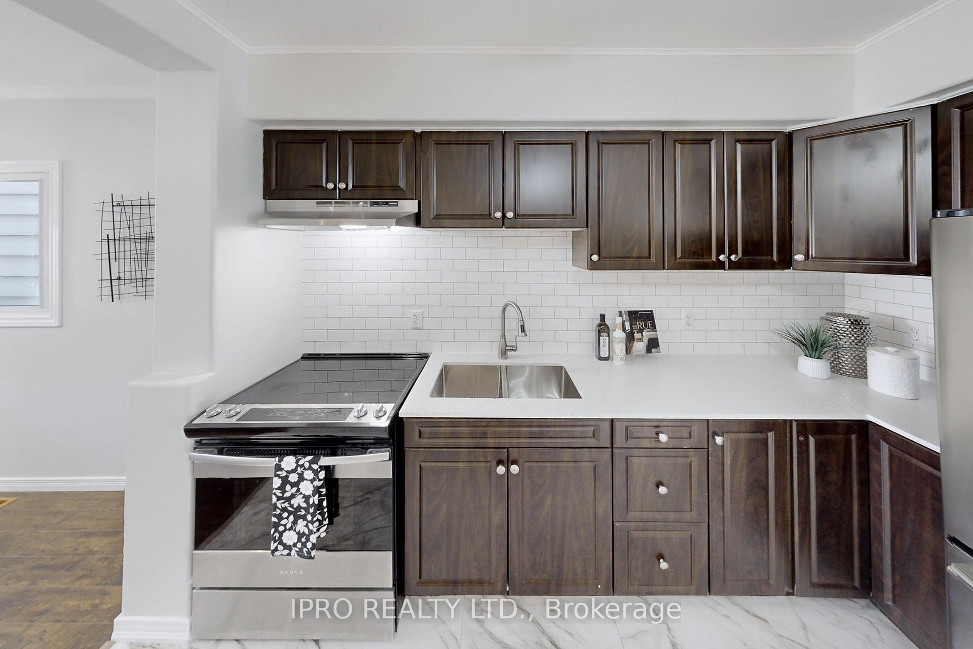 Photo 15 of 25 Lincoln Street, Hamilton, Crown Point — HOMEH