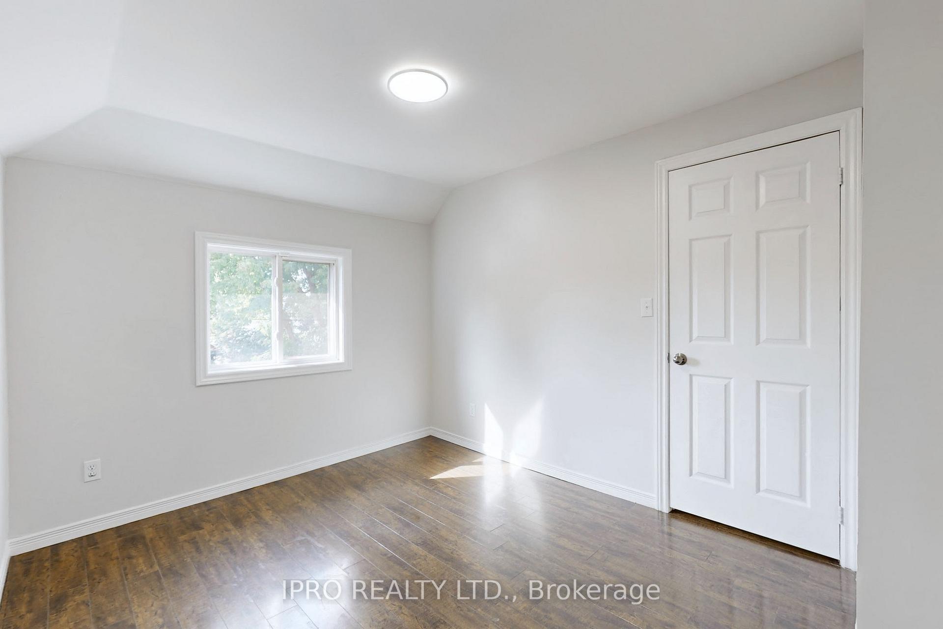 Photo 20 of 25 Lincoln Street, Hamilton, Crown Point — HOMEH