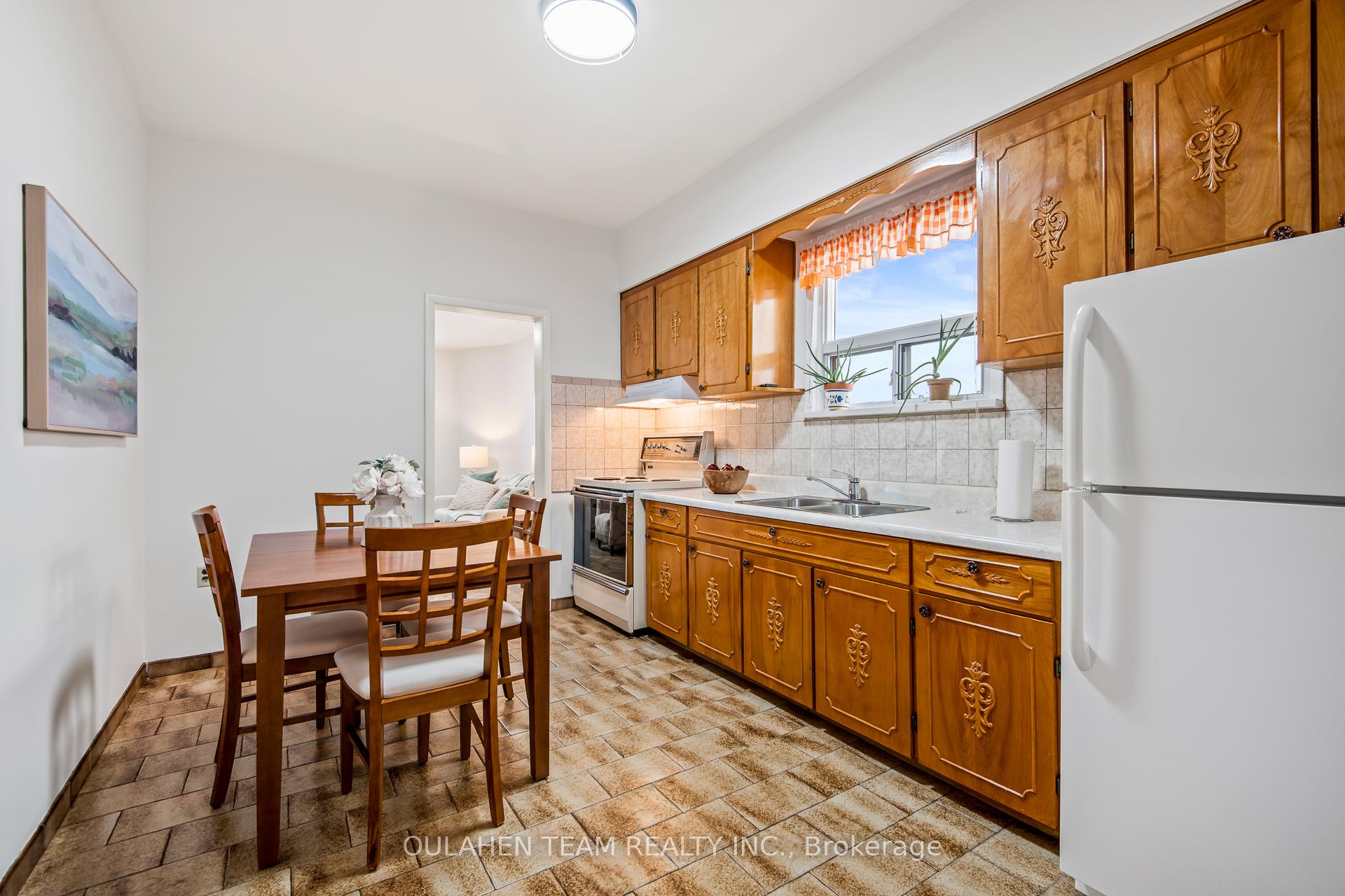 Photo 6 of 225 Robina Avenue, Toronto, Oakwood Village — HOMEH