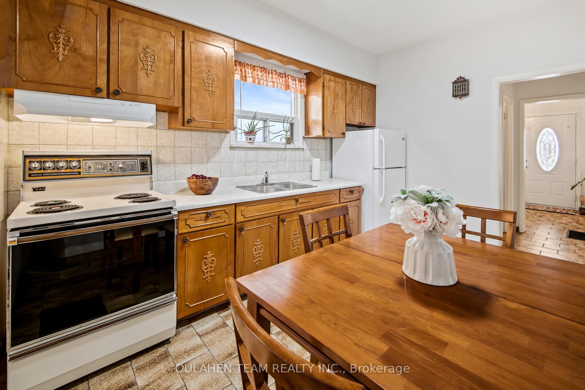 Photo 3 of 225 Robina Avenue, Toronto, Oakwood Village — HOMEH