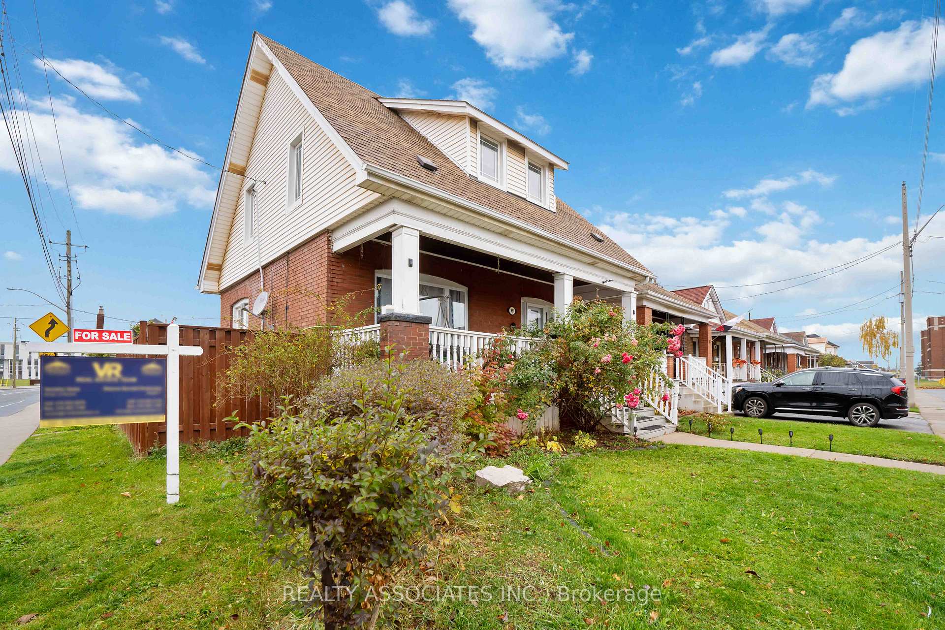 Photo 7 of 49 Connaught Avenue N, Hamilton, Stipley — HOMEH