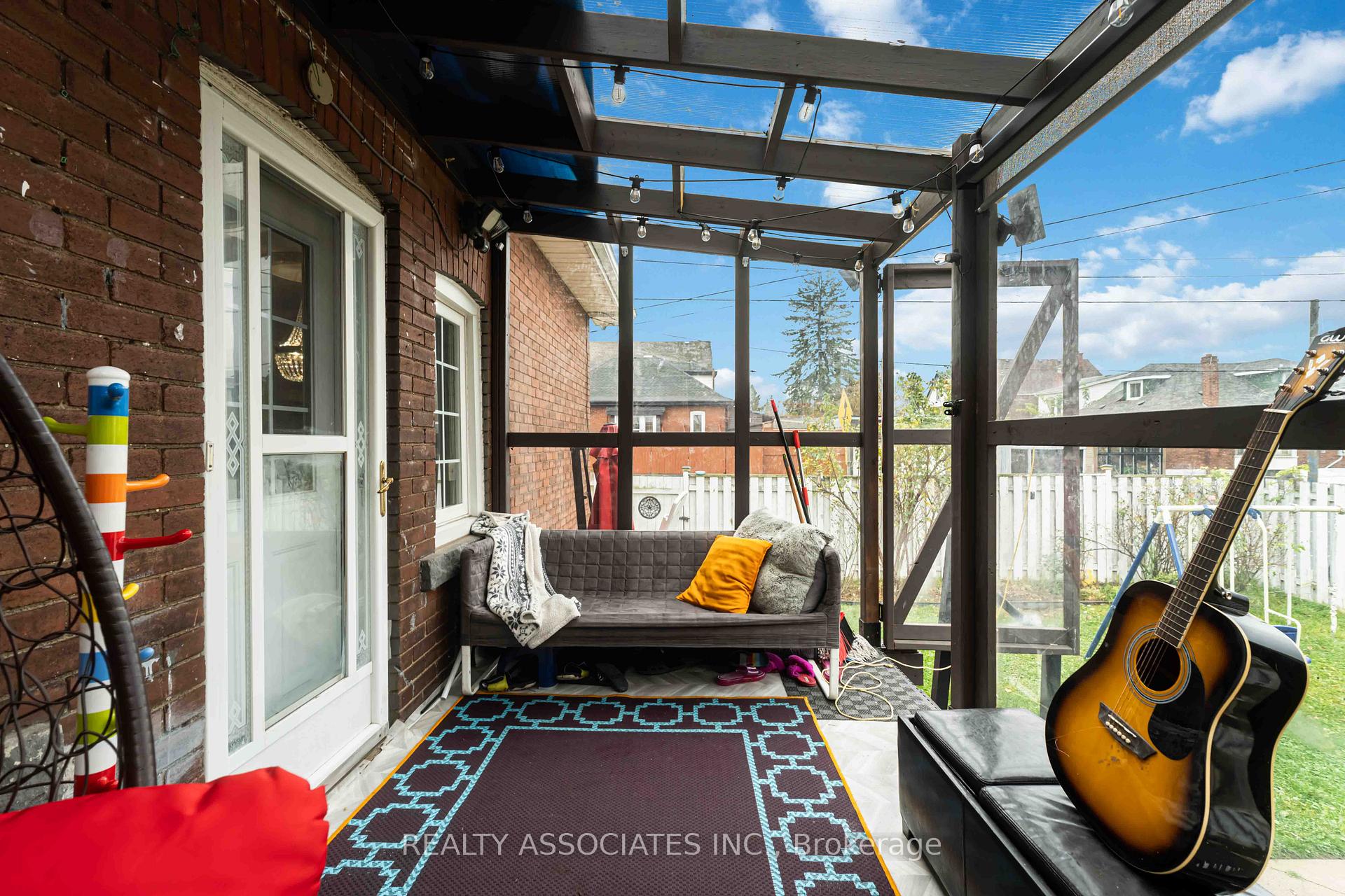 Photo 30 of 49 Connaught Avenue N, Hamilton, Stipley — HOMEH