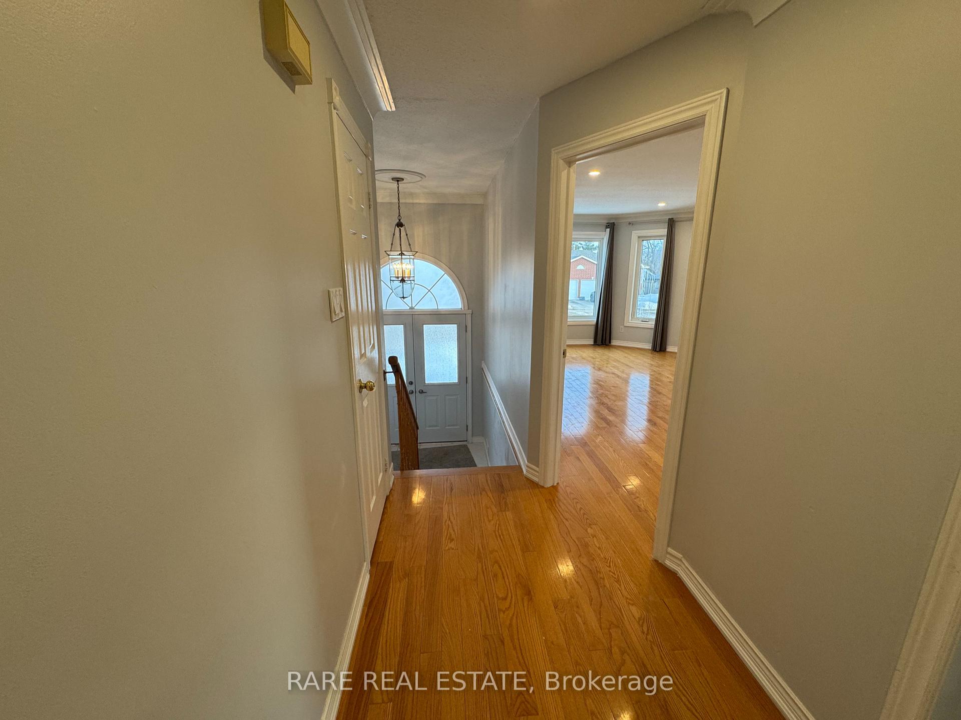 Photo 2 of Unit Main, 29 Mapleton Avenue, Barrie, Holly — HOMEH