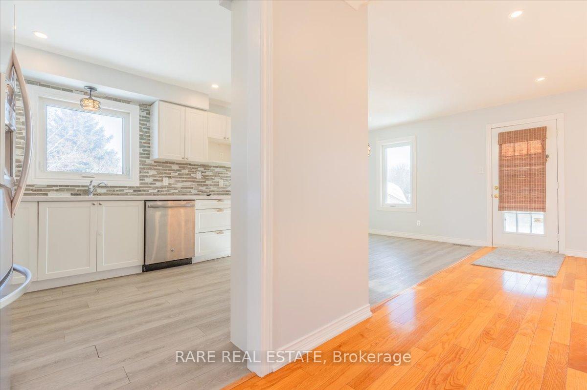 Photo 6 of Unit Main, 29 Mapleton Avenue, Barrie, Holly — HOMEH
