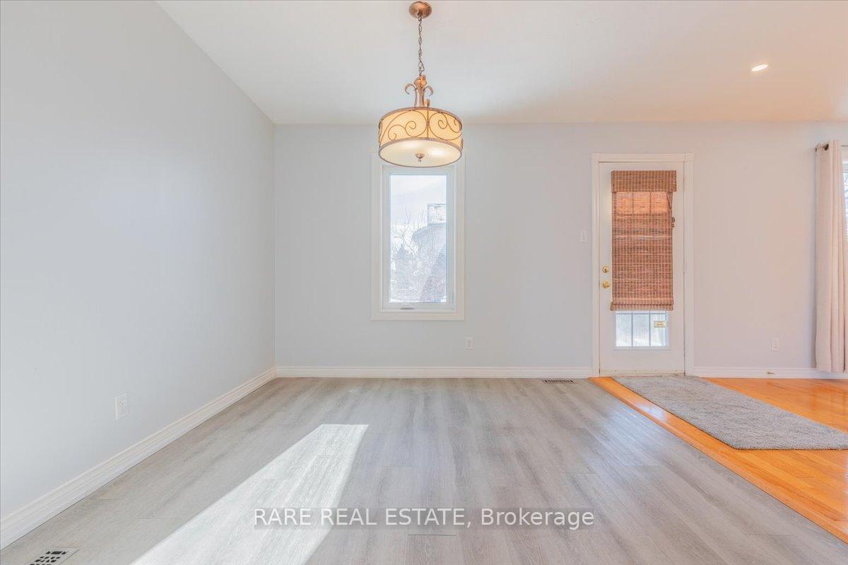 Photo 8 of Unit Main, 29 Mapleton Avenue, Barrie, Holly — HOMEH