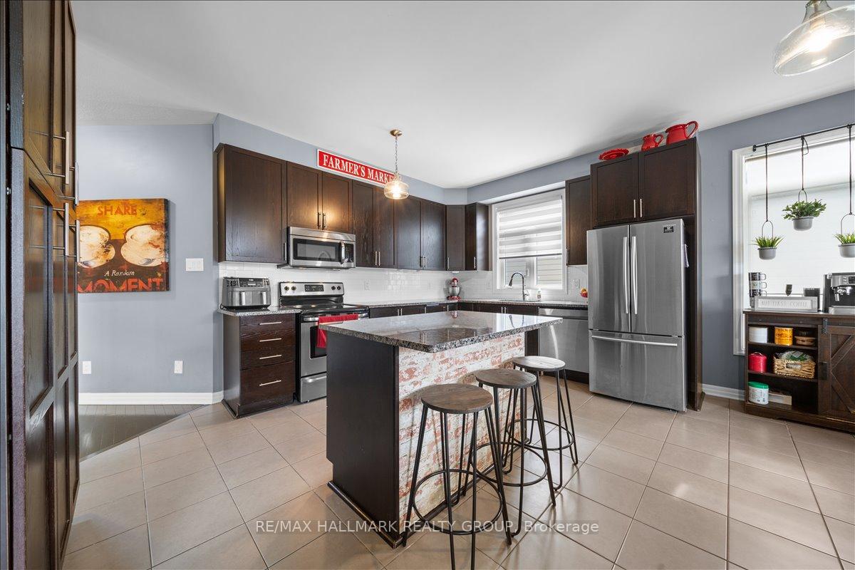 Photo 10 of 390 Bamburgh Way, Ottawa, Barrhaven - Cedargrove/Fraserdale — HOMEH