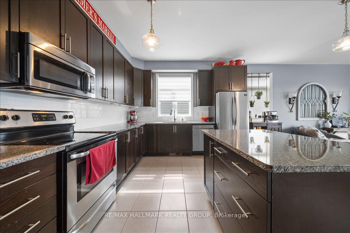 Photo 12 of 390 Bamburgh Way, Ottawa, Barrhaven - Cedargrove/Fraserdale — HOMEH
