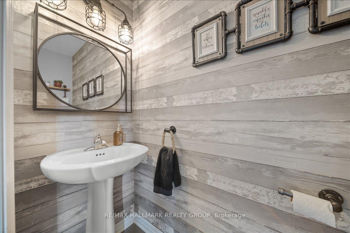 Photo 13 of 390 Bamburgh Way, Ottawa, Barrhaven - Cedargrove/Fraserdale — HOMEH