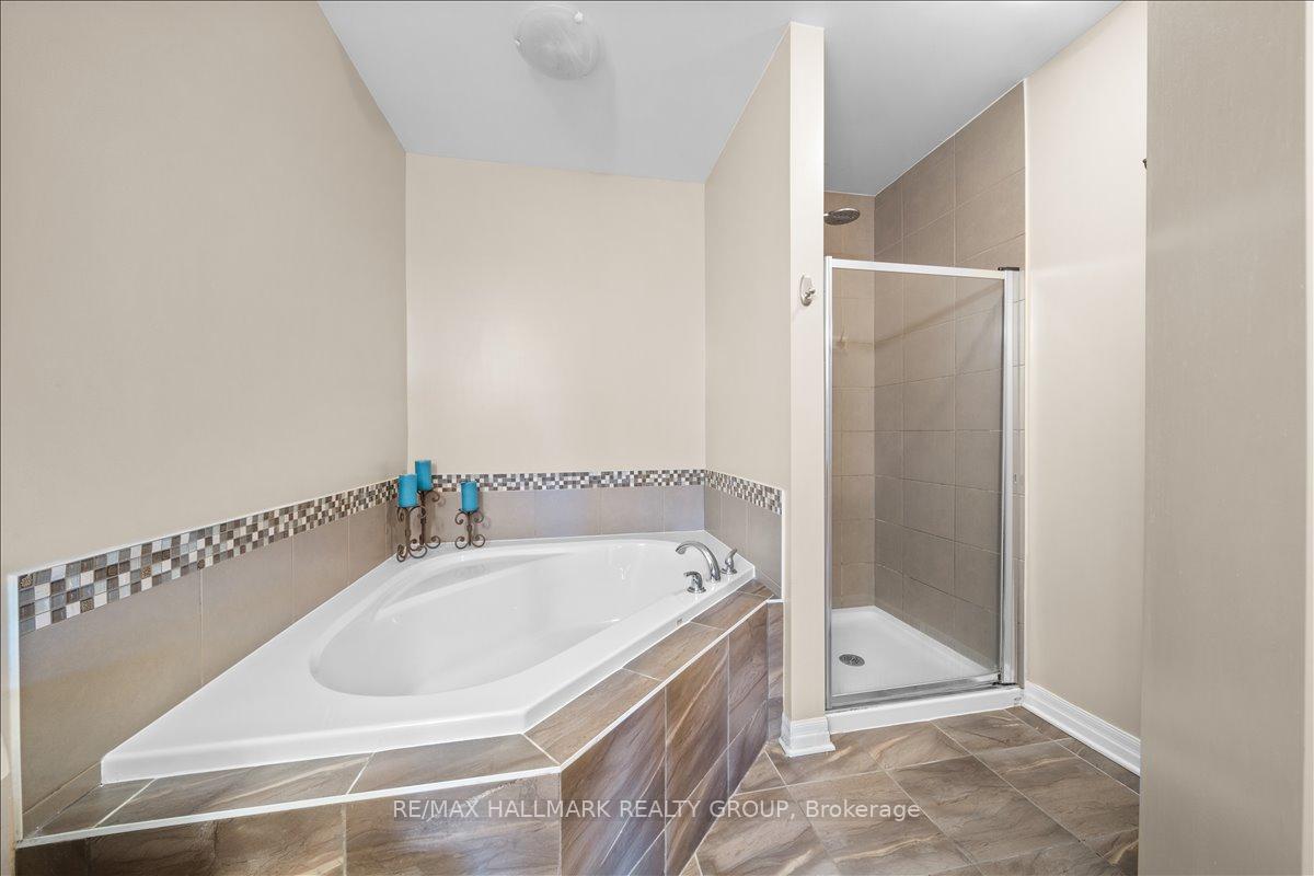 Photo 16 of 390 Bamburgh Way, Ottawa, Barrhaven - Cedargrove/Fraserdale — HOMEH