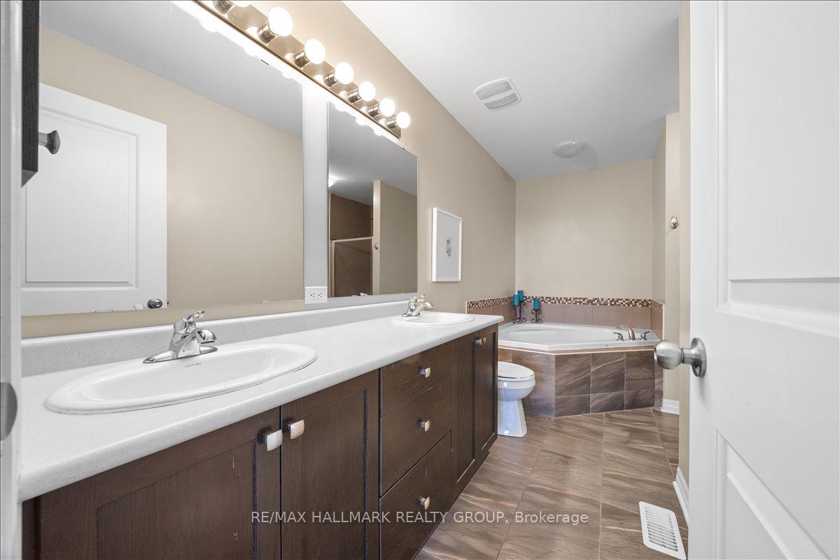 Photo 17 of 390 Bamburgh Way, Ottawa, Barrhaven - Cedargrove/Fraserdale — HOMEH
