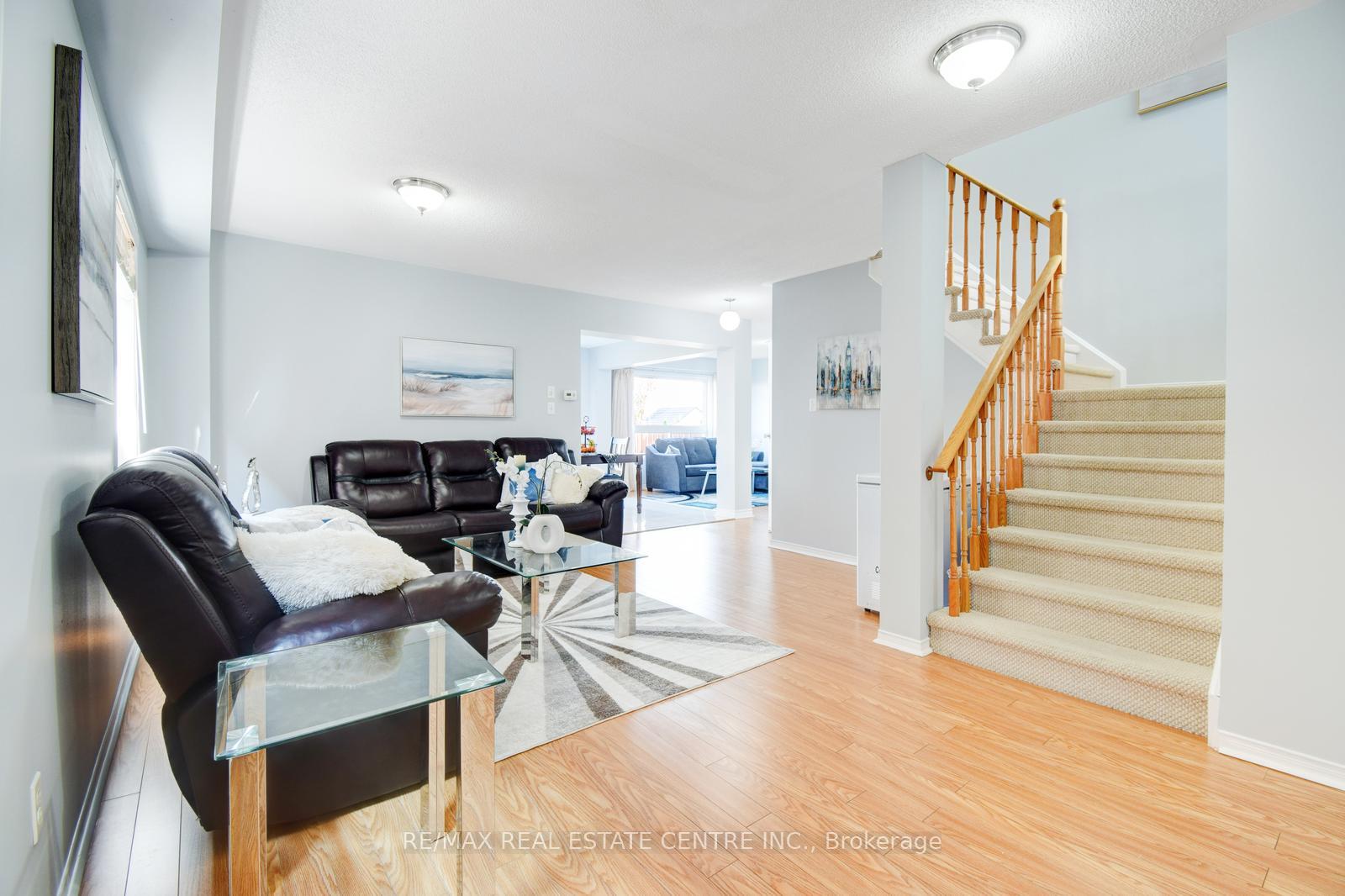 Photo 7 of 103 Botavia Downs Drive, Brampton, Fletcher's Meadow — HOMEH