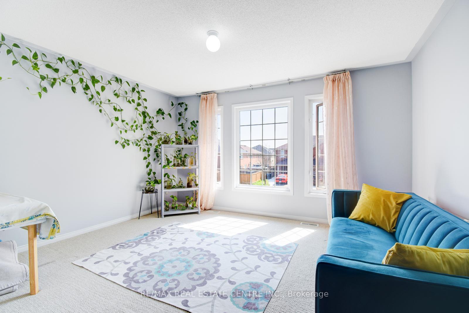Photo 17 of 103 Botavia Downs Drive, Brampton, Fletcher's Meadow — HOMEH