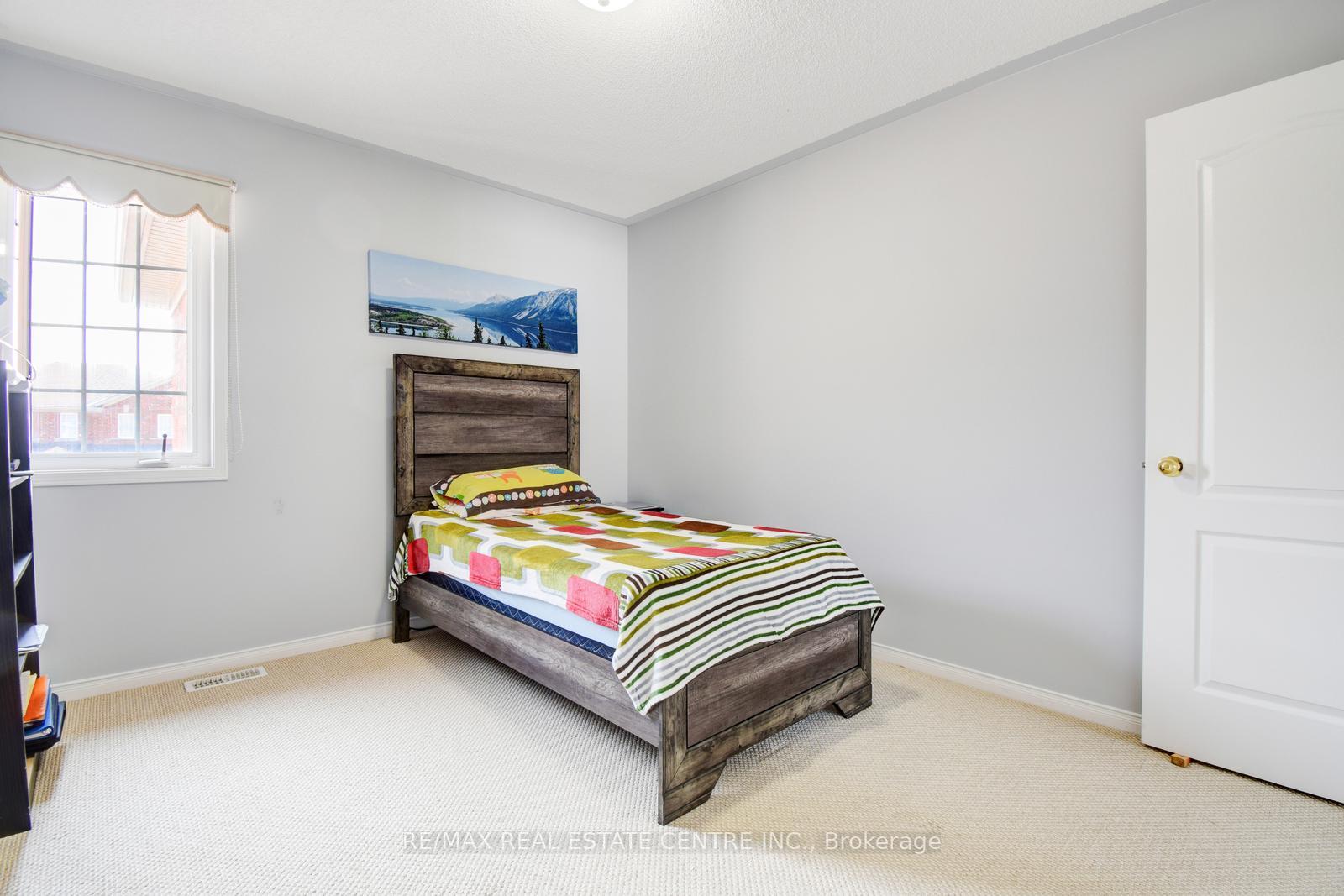 Photo 21 of 103 Botavia Downs Drive, Brampton, Fletcher's Meadow — HOMEH