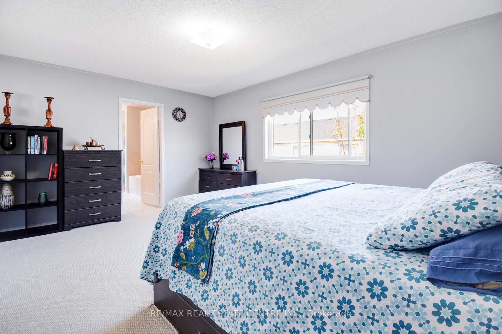 Photo 20 of 103 Botavia Downs Drive, Brampton, Fletcher's Meadow — HOMEH