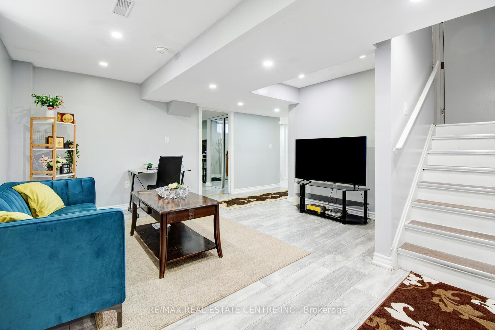 Photo 28 of 103 Botavia Downs Drive, Brampton, Fletcher's Meadow — HOMEH