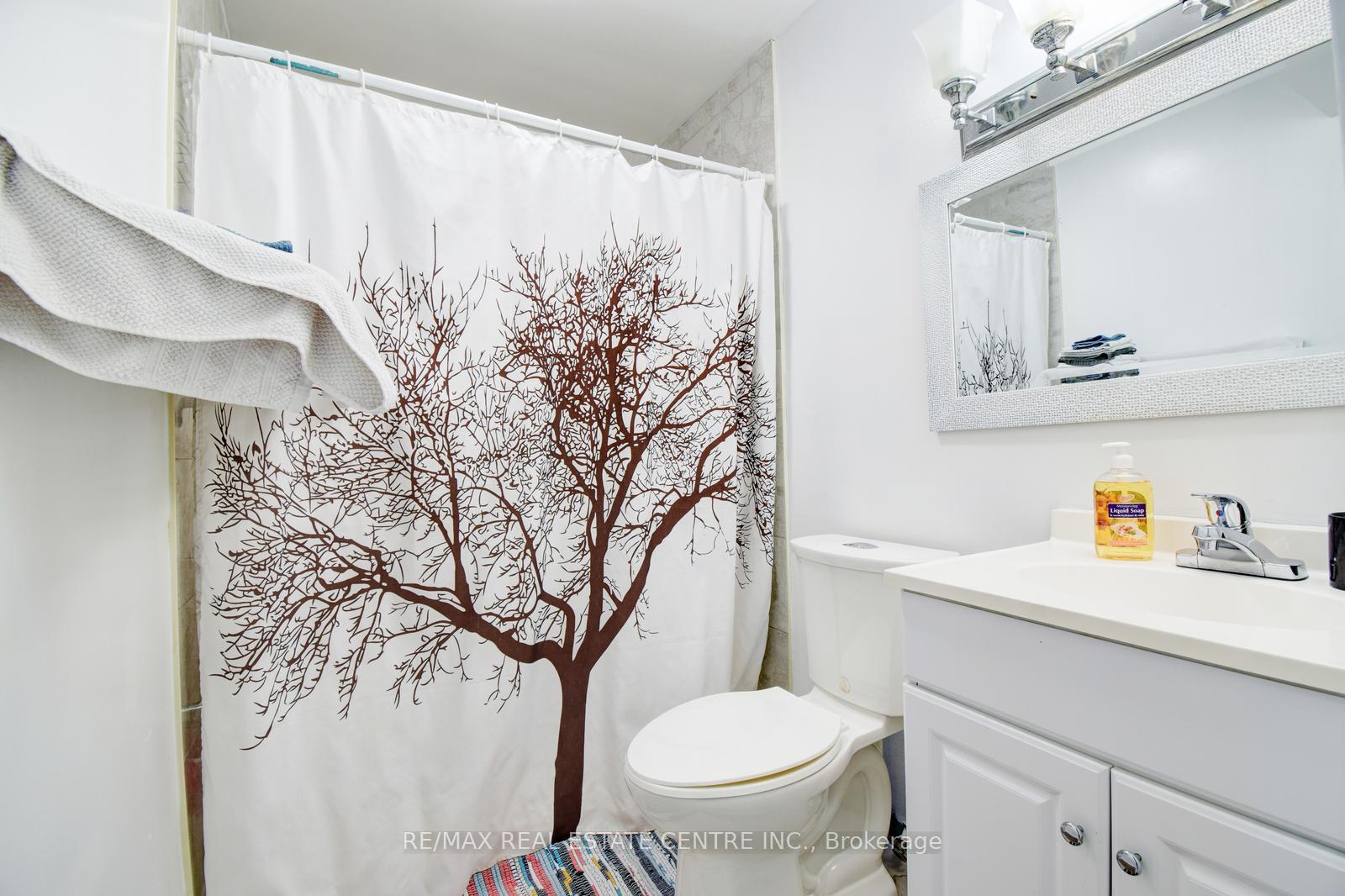 Photo 40 of 103 Botavia Downs Drive, Brampton, Fletcher's Meadow — HOMEH
