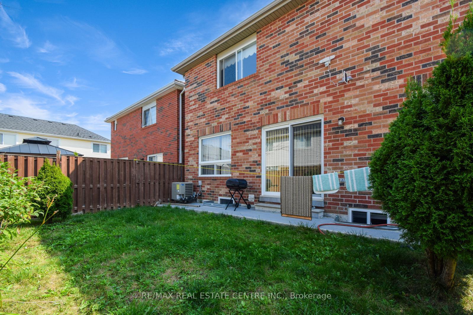 Photo 37 of 103 Botavia Downs Drive, Brampton, Fletcher's Meadow — HOMEH