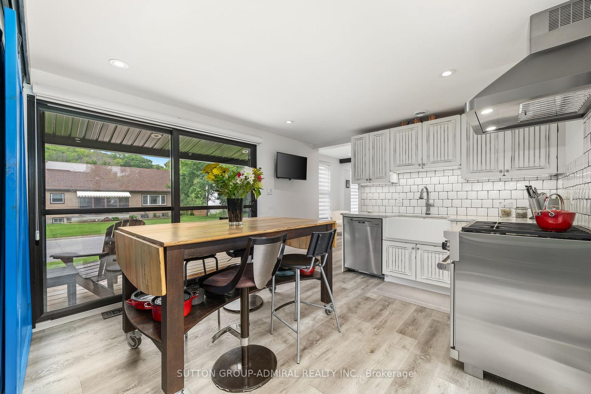 Photo 7 of 53 York Street, Prince Edward County, Picton — HOMEH