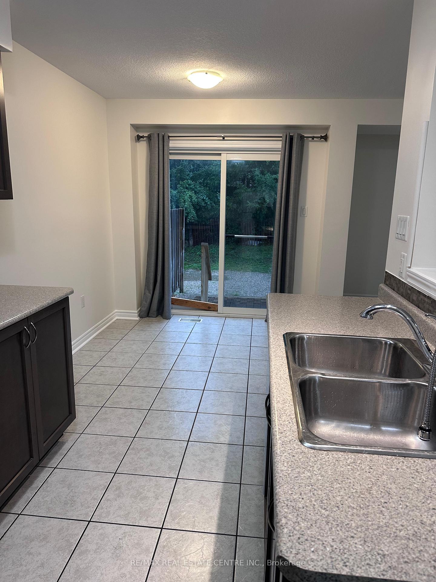 Photo 8 of Unit Upper, 61 Laughland Lane, Guelph, Pineridge/Westminster Woods — HOMEH
