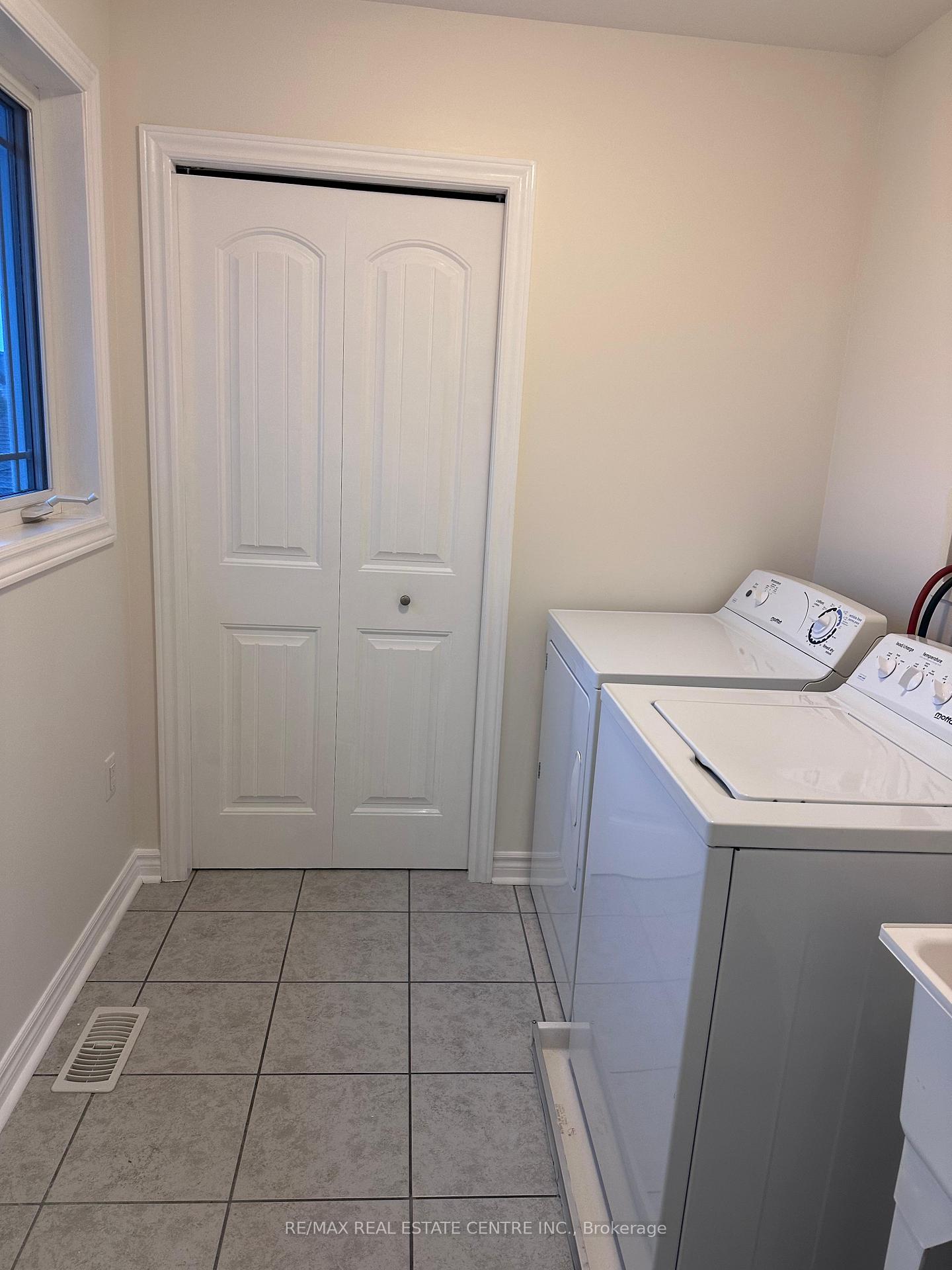 Photo 10 of Unit Upper, 61 Laughland Lane, Guelph, Pineridge/Westminster Woods — HOMEH