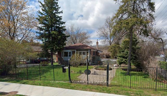 Front of 5332 Lawrence Avenue E