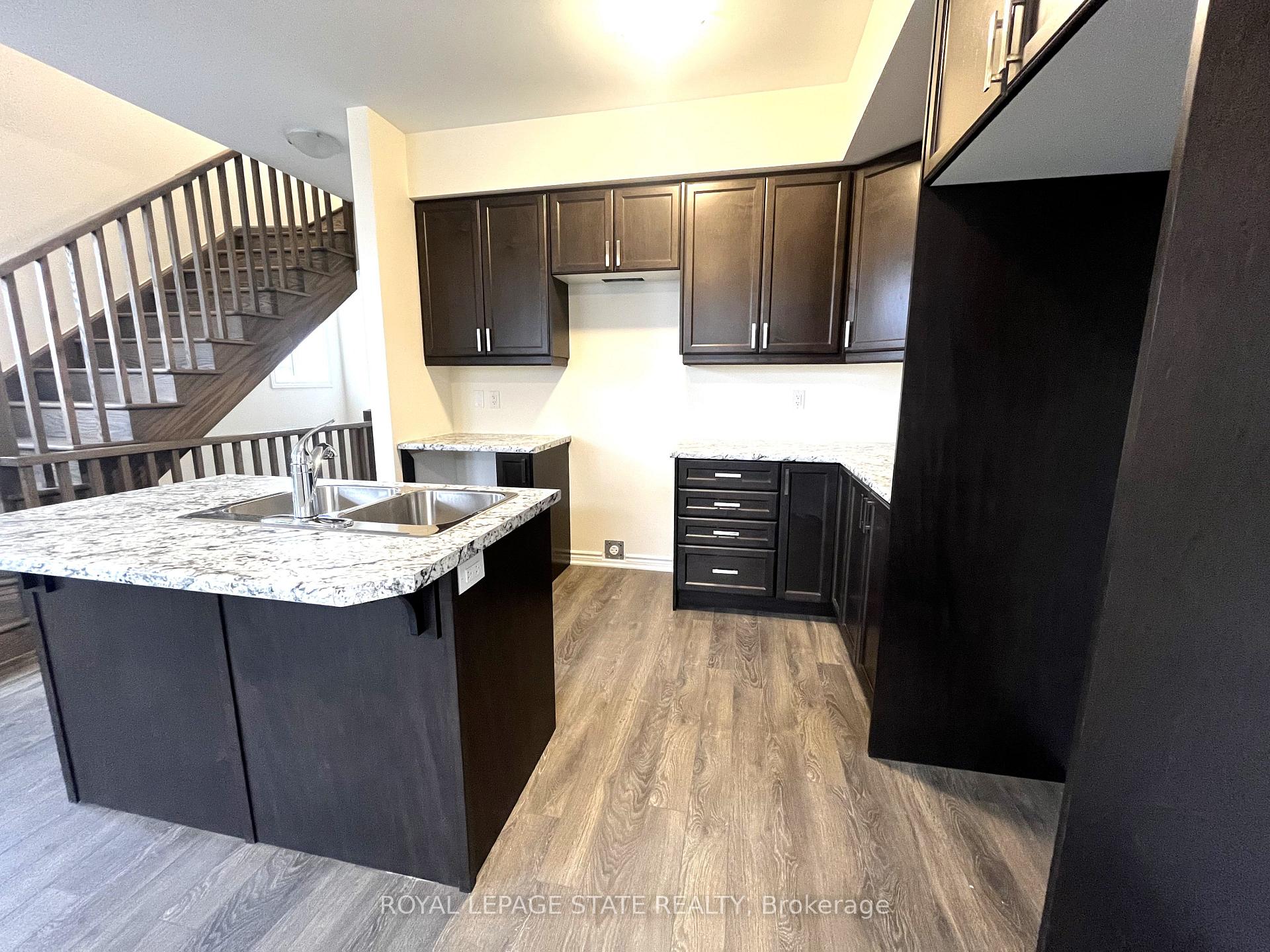 Photo 4 of Unit 40, 305 Garner Road W, Hamilton, Ancaster — HOMEH