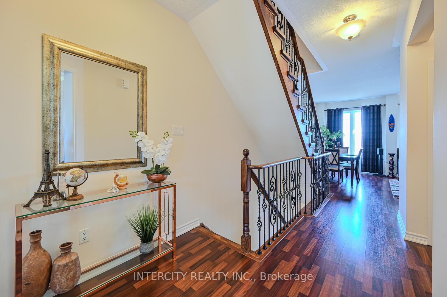 Photo 4 of 88 Magdalene Crescent, Brampton, Heart Lake East — HOMEH