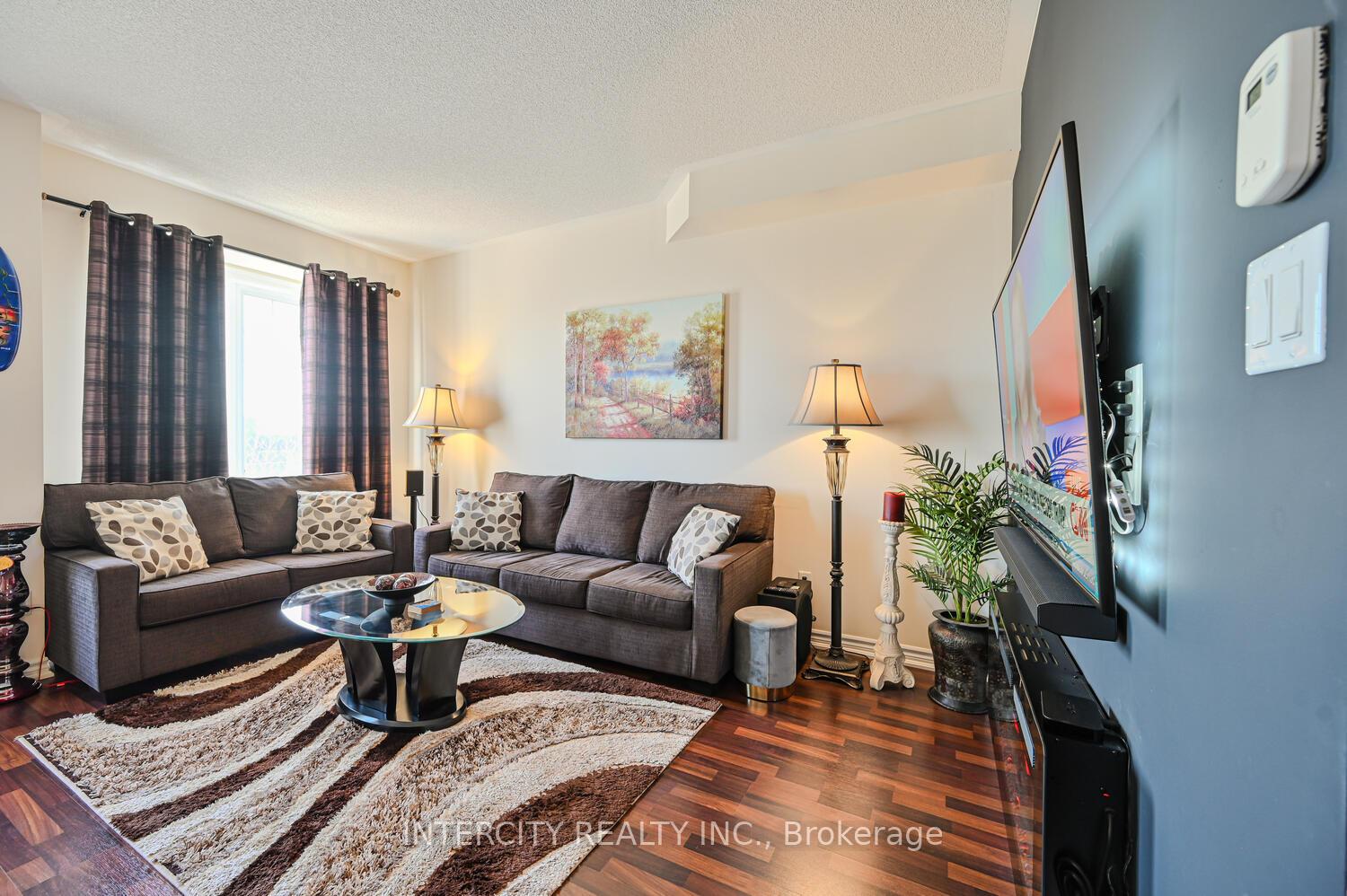 Photo 5 of 88 Magdalene Crescent, Brampton, Heart Lake East — HOMEH