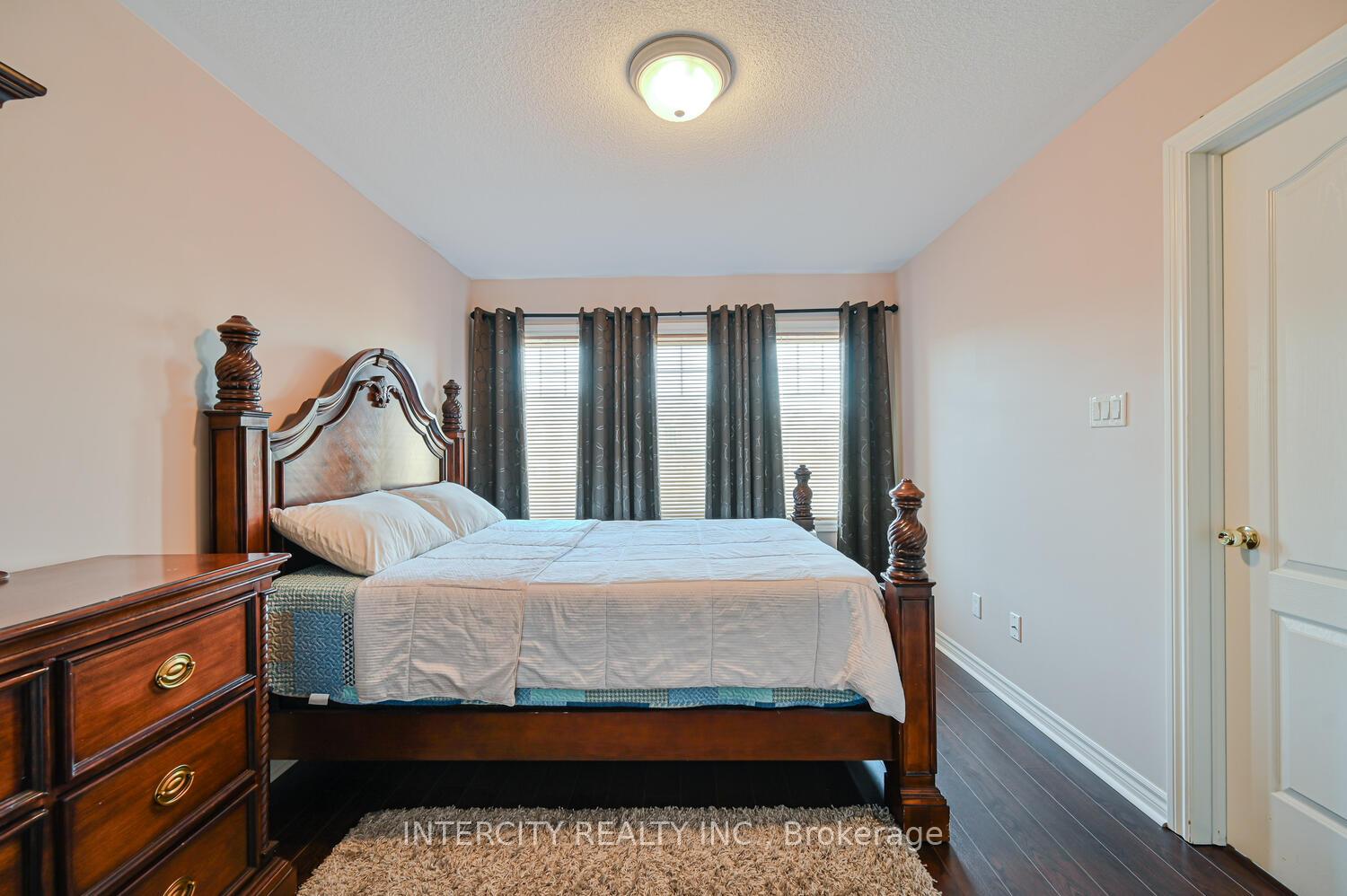 Photo 30 of 88 Magdalene Crescent, Brampton, Heart Lake East — HOMEH