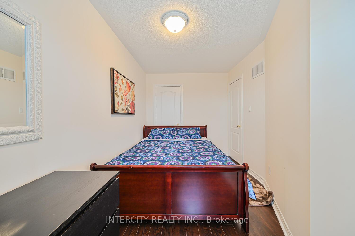 Photo 26 of 88 Magdalene Crescent, Brampton, Heart Lake East — HOMEH