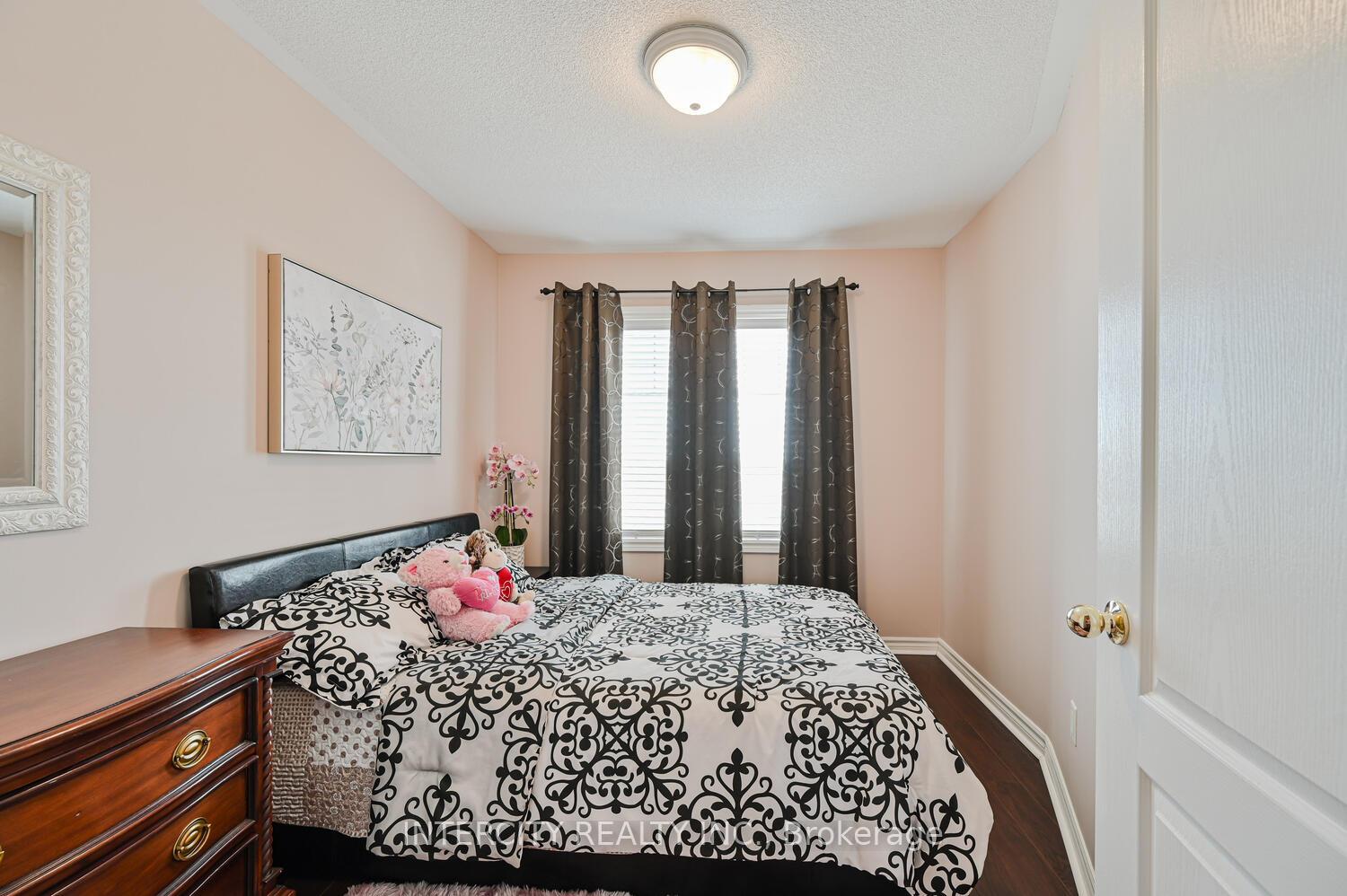 Photo 37 of 88 Magdalene Crescent, Brampton, Heart Lake East — HOMEH