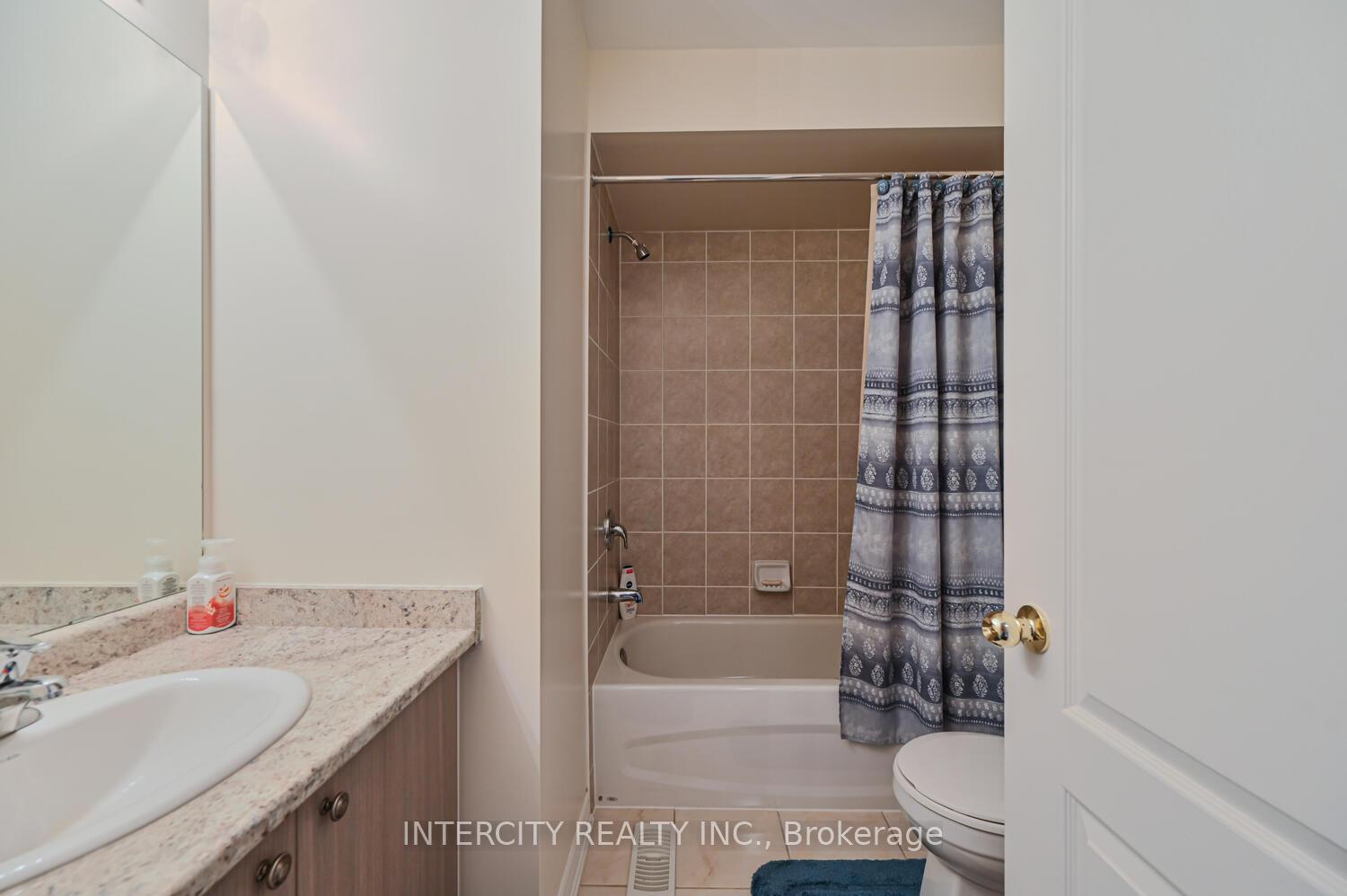 Photo 38 of 88 Magdalene Crescent, Brampton, Heart Lake East — HOMEH
