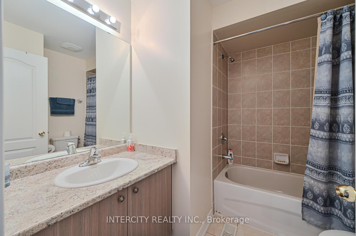 Photo 46 of 88 Magdalene Crescent, Brampton, Heart Lake East — HOMEH