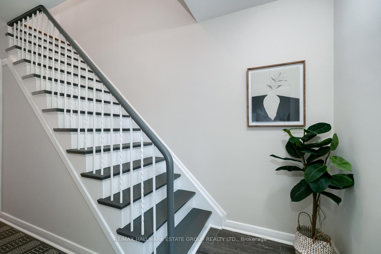 Photo 6 of 279 Hiawatha Road, Toronto, Greenwood-Coxwell — HOMEH