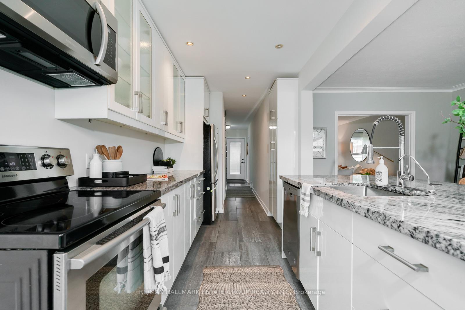 Photo 23 of 279 Hiawatha Road, Toronto, Greenwood-Coxwell — HOMEH