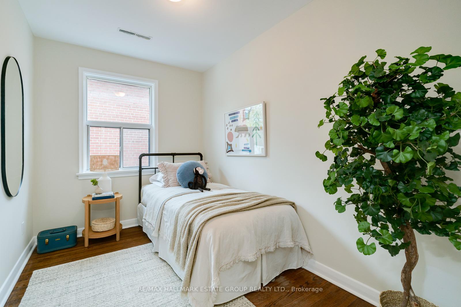 Photo 34 of 279 Hiawatha Road, Toronto, Greenwood-Coxwell — HOMEH